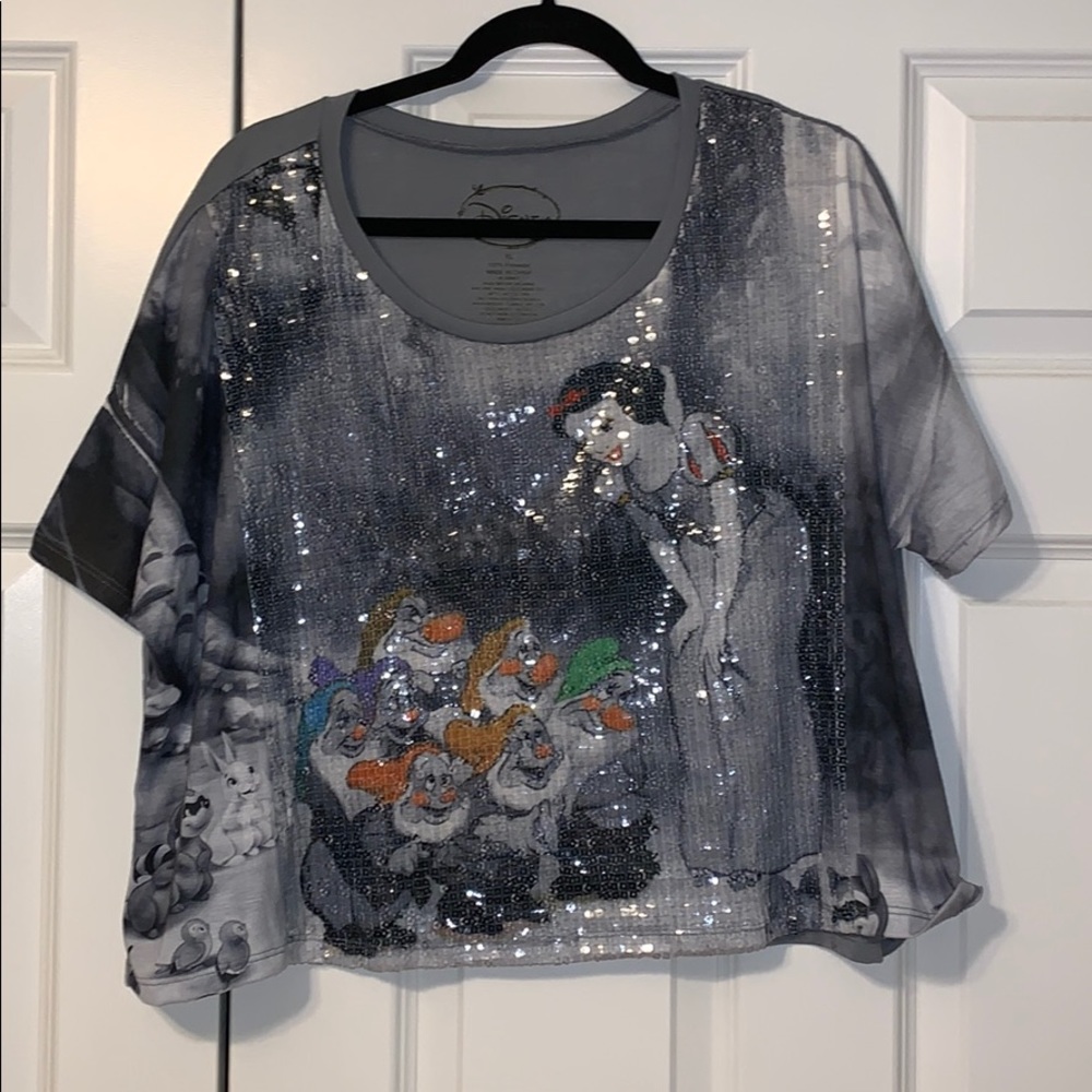disney cropped short sleeve top